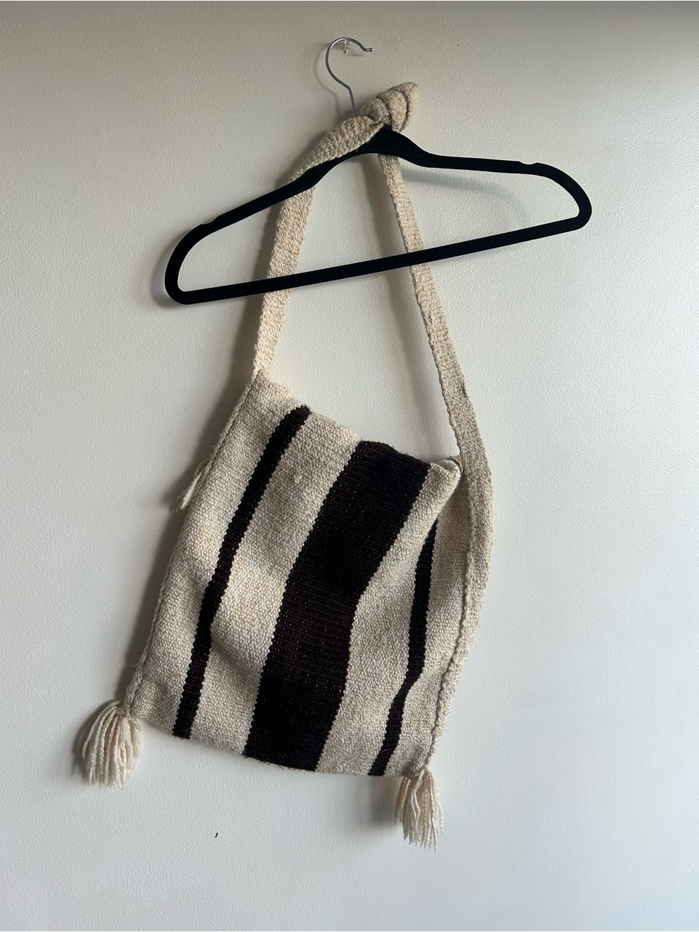 Vintage Cream and Brown Woven Fringe Crossbody Bag - Picture 3 of 4